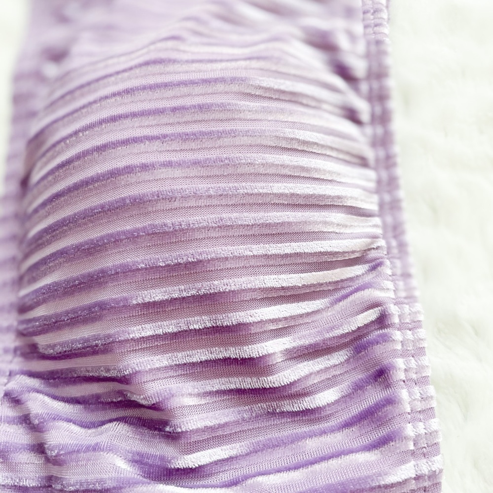 NWT- DIPPIN DAISY’S Fuego Lavender One Shoulder Faux Velvet Bikini Top - Picture 6 of 10